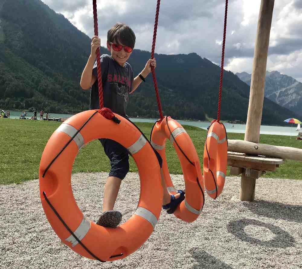 Das ist ein Teil vom Spielplatz beim Atoll am Achensee 