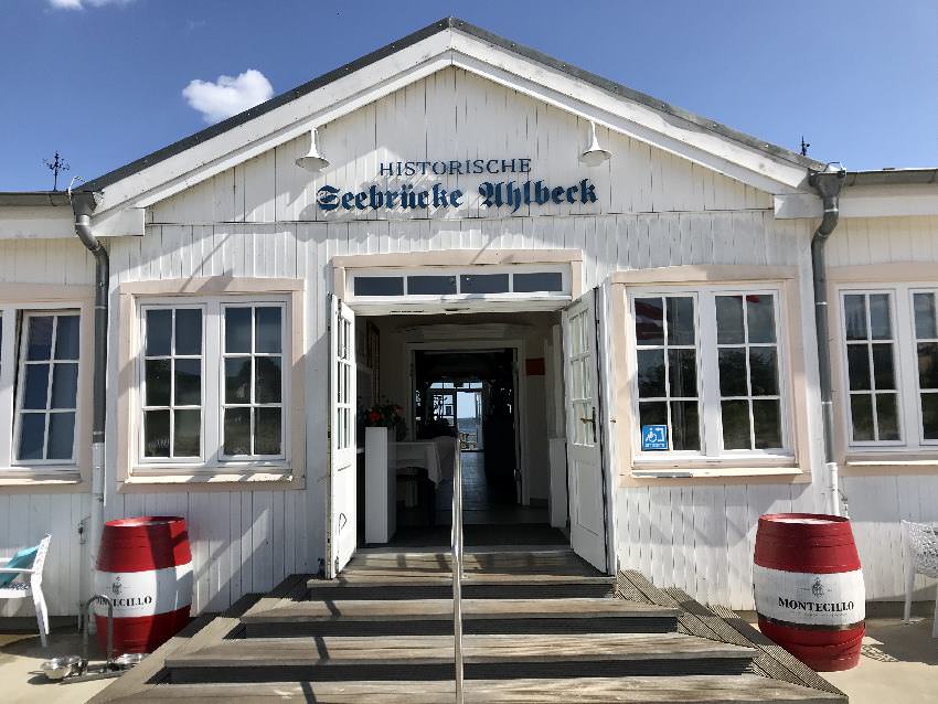 Maritimes Flair auf der Seebrücke Usedom