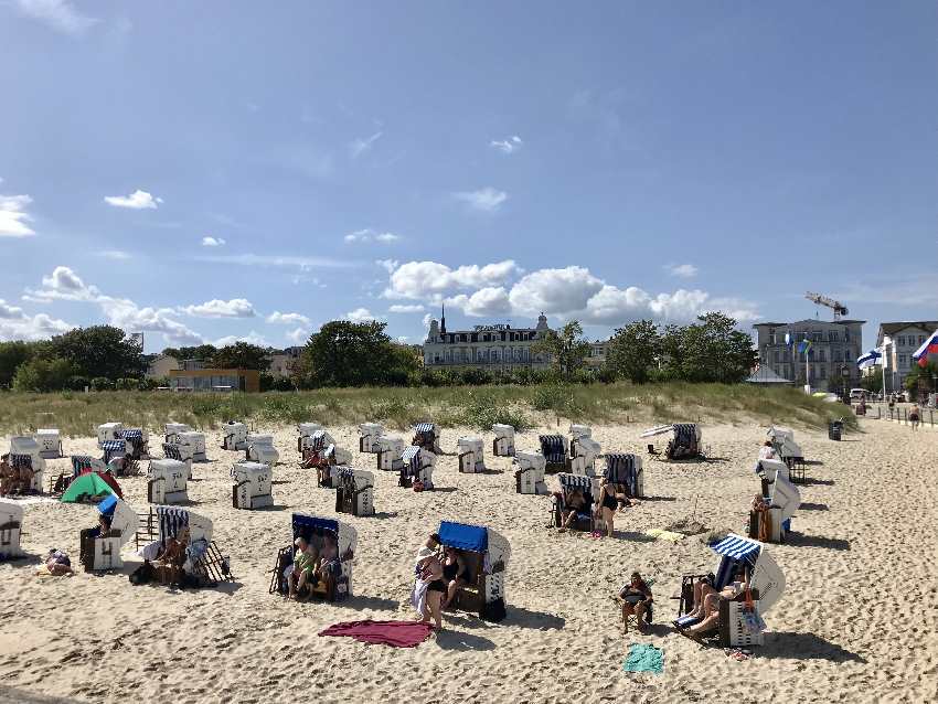 Usedom Strand: In der Ostsee baden wie zu Kaiser´s Zeiten: Am Ahlbeck Strand