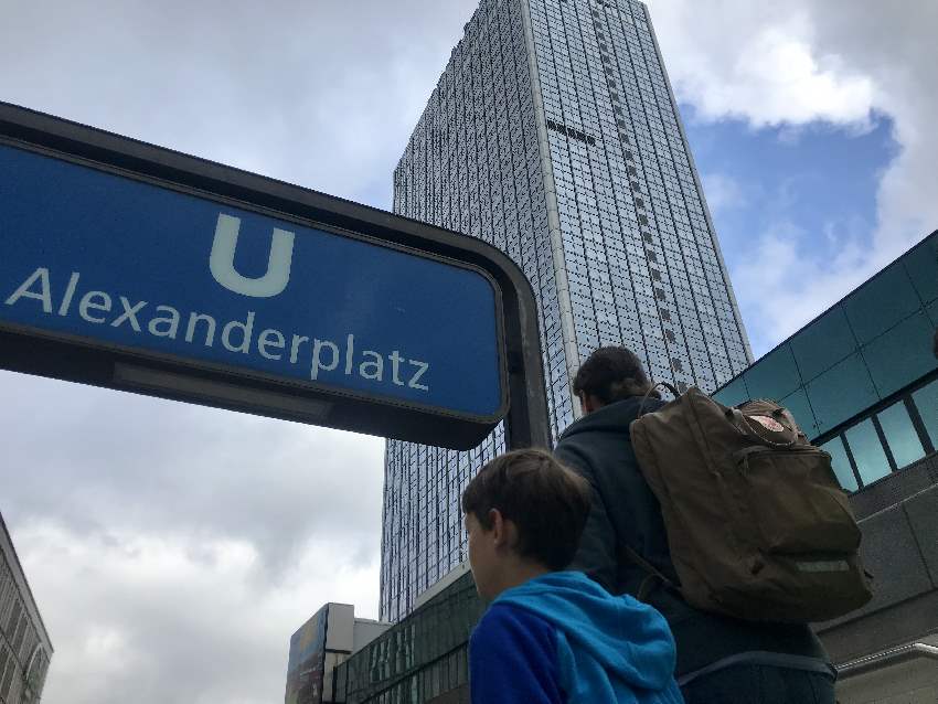 Sightseeing Berlin mit Kindern: Start am Alexanderplatz