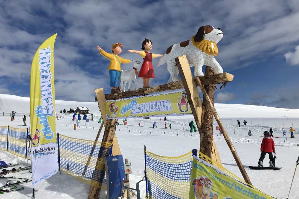 Das ist das Anfänger-Skigelände Falkertsee Skigebiet: Das Kinderland zum Skifahren üben heißt Heidi´s Schneealm 