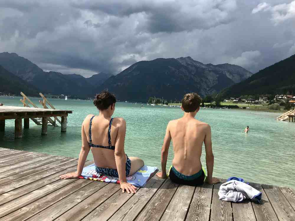 Entspannen im Strandbad am Achensee - türkises Wasser mit Bergpanorama!