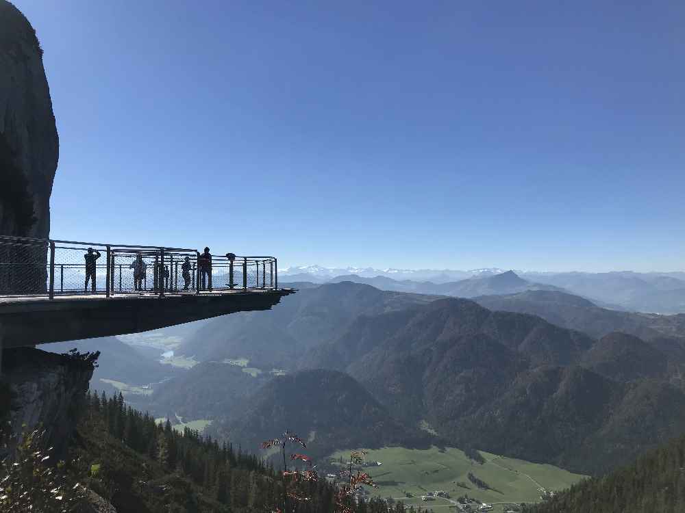 Oder mit Kinderwagen zu diesem Aussichtspunkt auf der Steinplatte in Tirol?