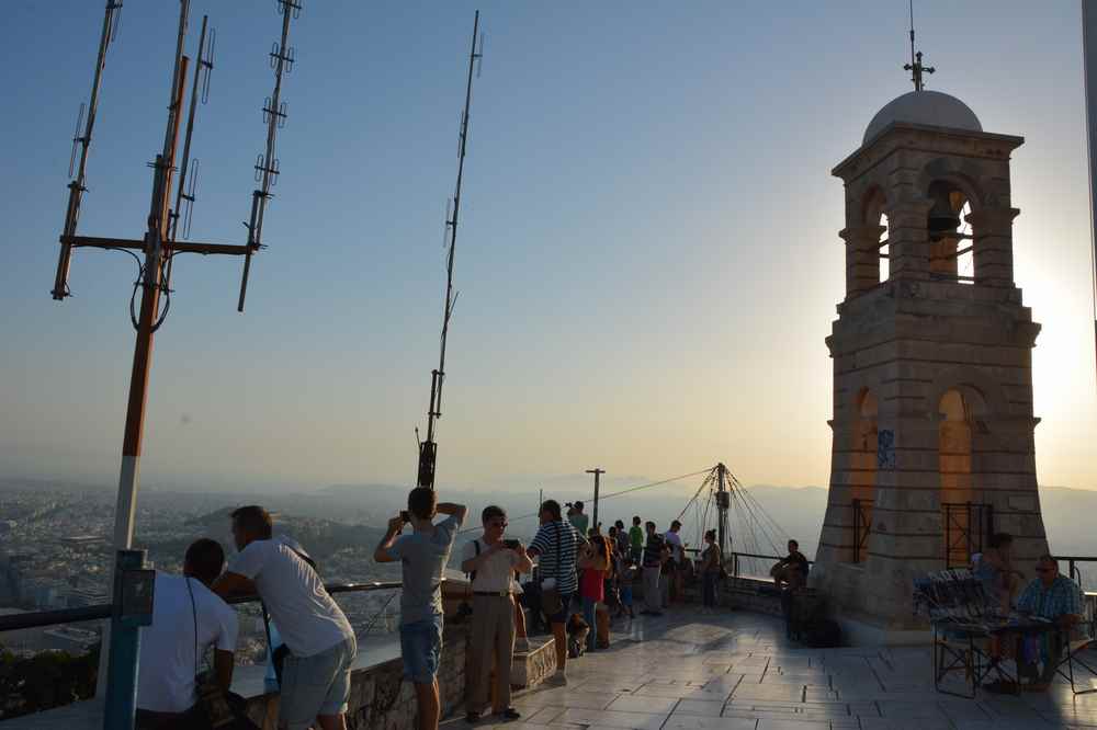 Griechenland Sehenswürdigkeiten: Ausflug in Athen mit Kindern über die Dächer der Stadt. Wir zeigen euch, wie ihr dorthin kommt. 