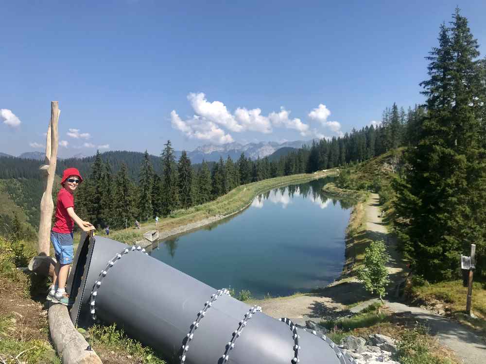 Unser Ausflug mit Kindern am Spieljoch: Mit der Spieljochbahn hinauf zum Speichersee