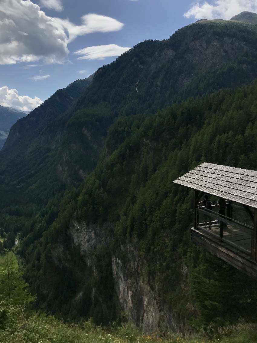 Das ist eine der Heiligenblut Sehenswürdigkeiten: Die Aussichtsplattform