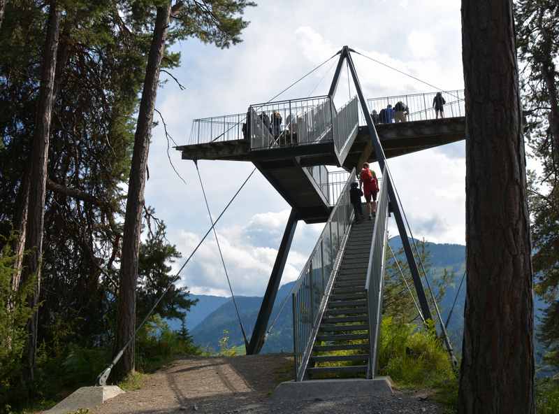 Die Aussichtsplattform Il Spir bei der Rheinschlucht in Flims