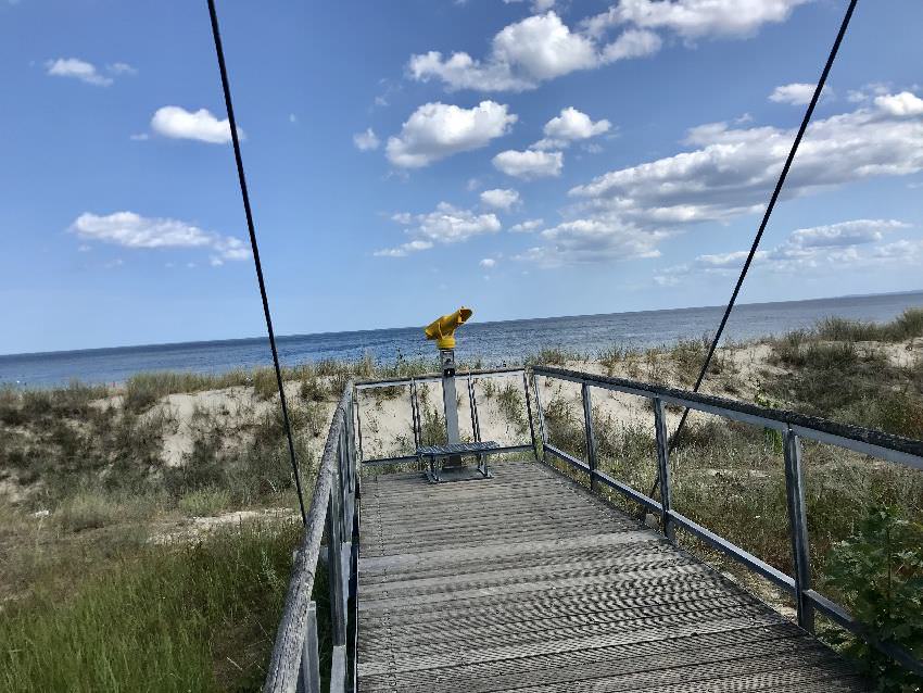 Tipp: Besuch auch die Aussichtsplattform an der Strandpromenade Usedom - daneben ist auch ein Spielplatz!