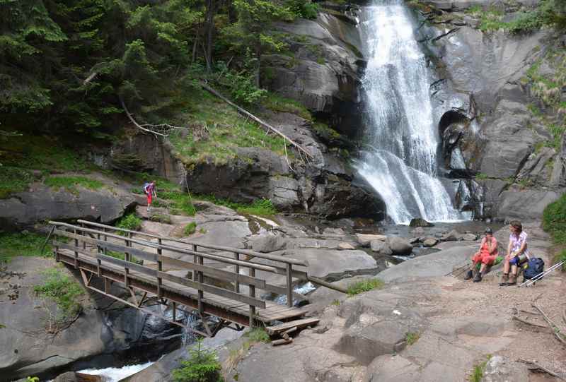 Wir würden die Wanderung wieder machen: Die Barbianer Wasserfälle Südtirol, hier der obere Wasserfall