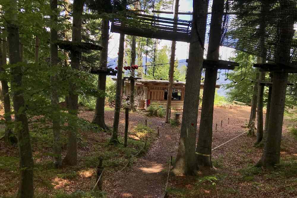 Und so schaut es im Hochseilgarten in Oberaudorf aus - im Hochsommer ist es schön schattig!