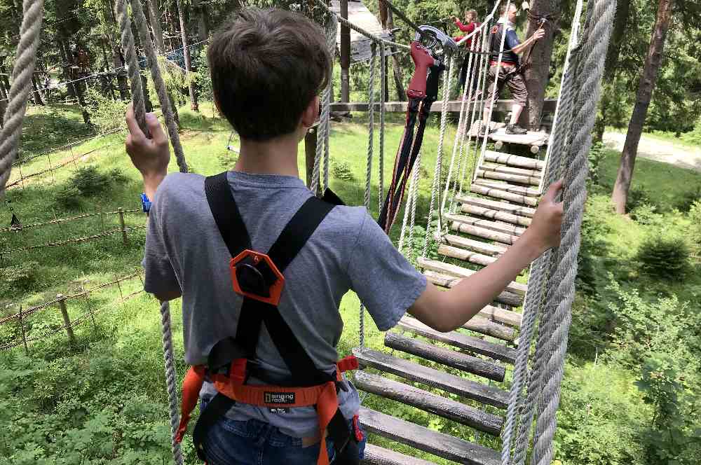 Spannend und lehrreich - Ausflug in Bayern im Hochseilgarten in Garmisch Partenkirchen mit Kindern