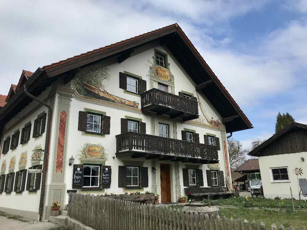 Start der Familienwanderung "Beim Fischer" in St. Heinrich am Starnberger See