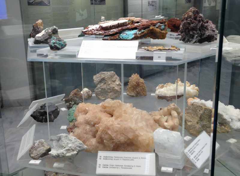 Bergbaumuseum mit Kindern auf den Kykladeninseln: Mineralien und Bodenschätze 