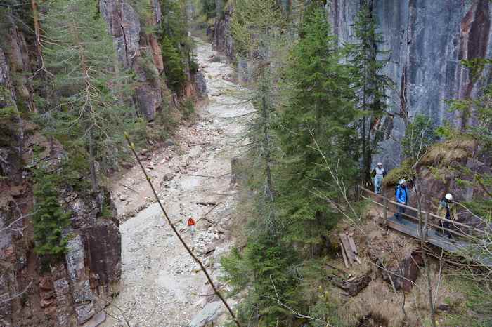 Bletterbachschlucht Aldein: Die bekannteste Schlucht in Südtirol ist ein breites Flußbett, eine Wanderung führt durch 