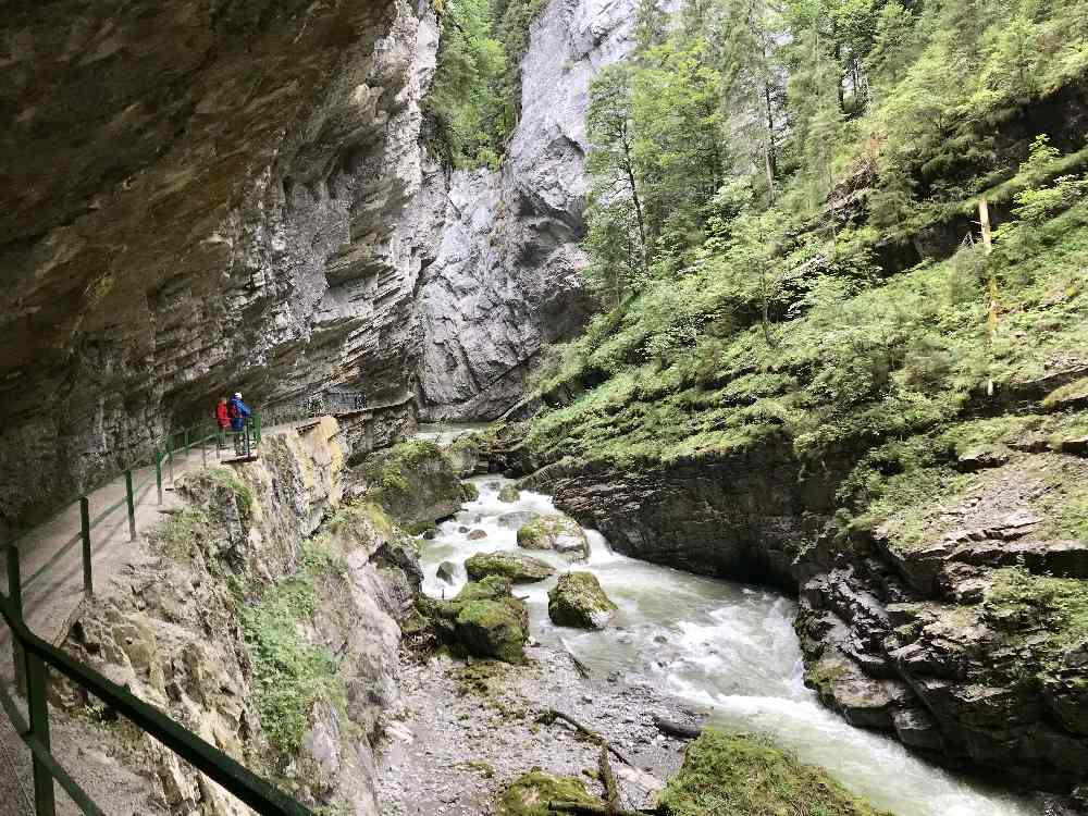 Eindrucksvolle Natur zum Wandern mit Kindern im Kleinwalsertal beim Familienhotel Rosenhof