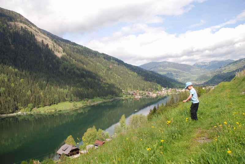 Am Brennsee wandern mit Kindern in Kärnten