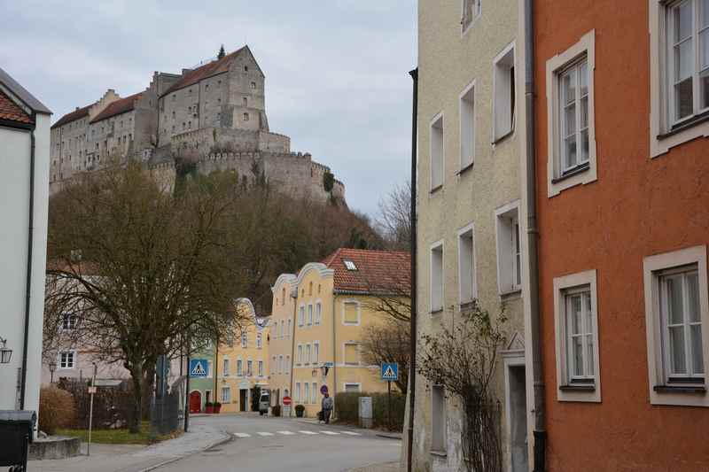 Hinauf auf die Burg - Spaziergang mit Kindern in Burghausen