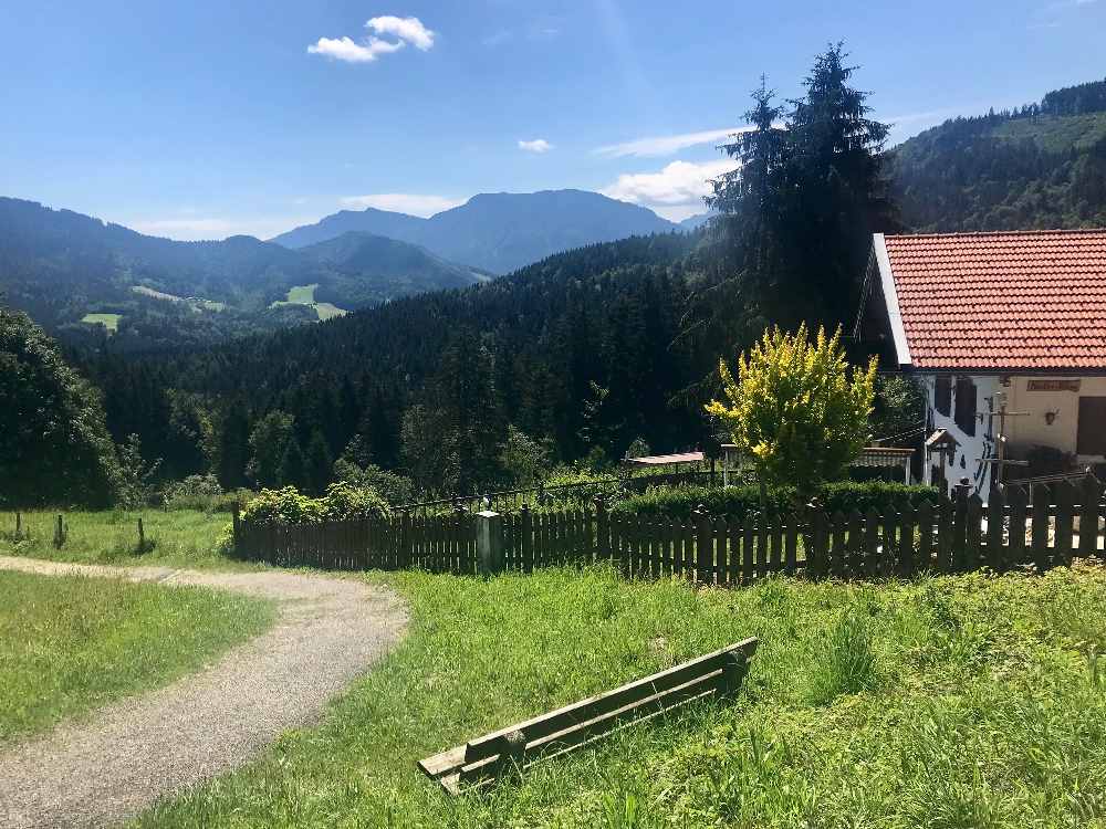 Vom Chiemsee wandern mit Kindern zu den Almen in den Chiemgauer Alpen