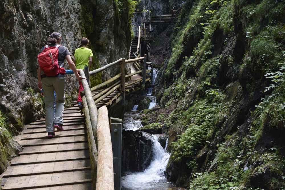 Dr. Vogelsang Klamm: Ein flacheres Stück in der Klamm, mit schönem Blick auf das Wasser