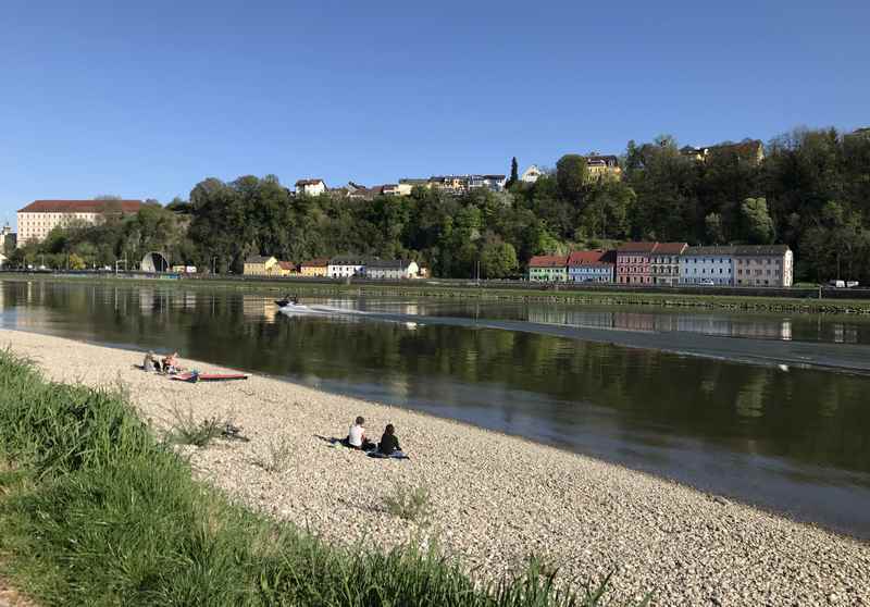 Ausflugsziele Oberösterreich: Am Donaustrand in Linz relaxen mit Kindern 