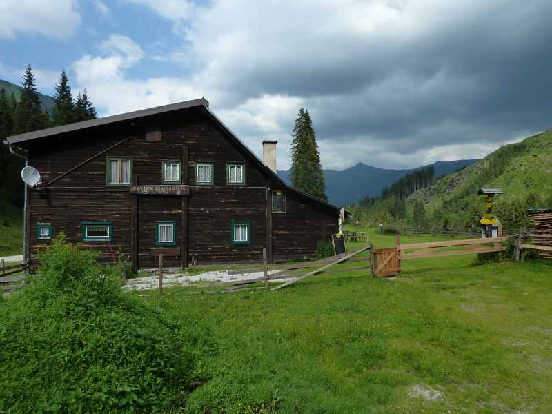 Durch das Donnersbachtal wandern und Granatsteine suchen in der Steiermark