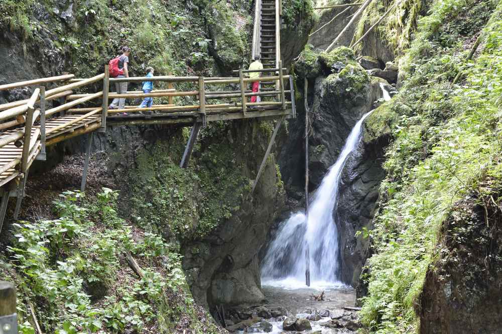 So schön war unsere Wanderung mit den Kindern durch die Dr. Vogelsang Klamm in Spital am Pyhrn