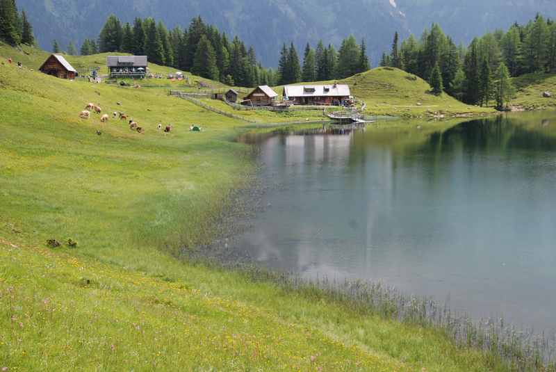 Wandern mit Kinderwagen Steiermark: Zum schönen Duisitzkarsee kann man mit dem Kinderwagen wandern