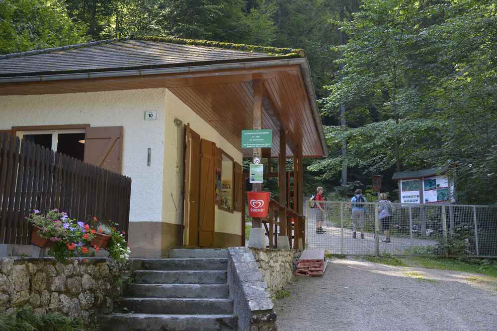 Das ist der Eingang zur Dr. Vogelsang Klamm in der Urlaubsregion Pyhrn Priel