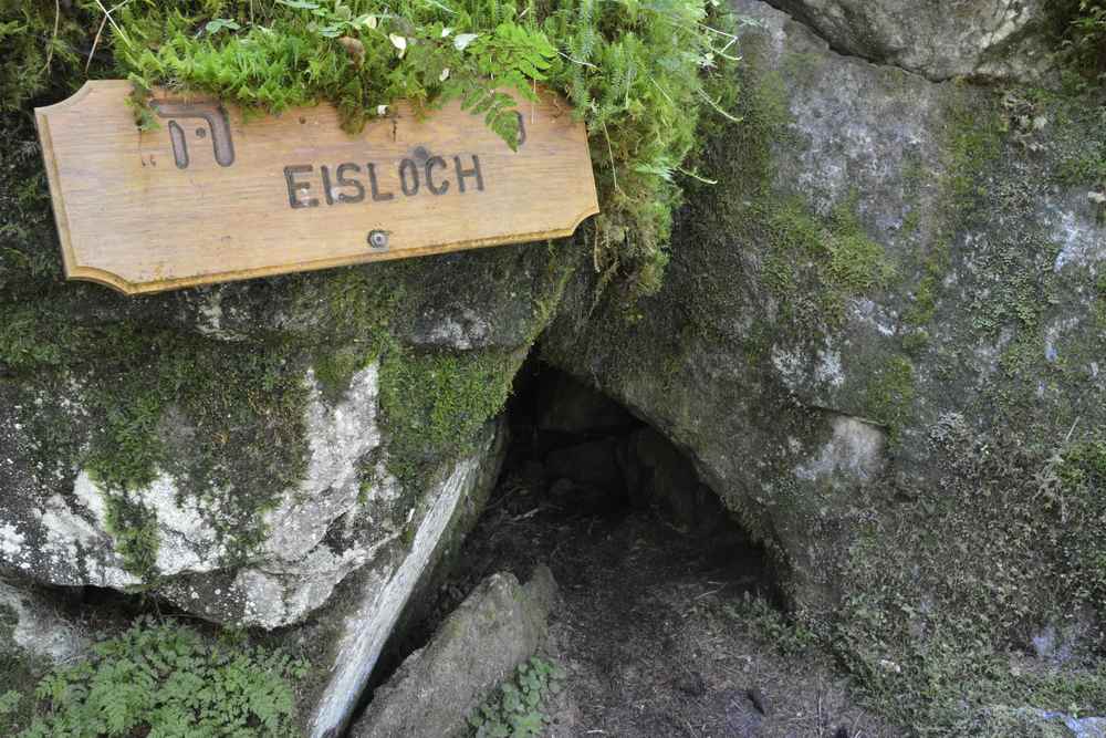 Aus dem sogenannten Eisloch strömt die kalte Luft heraus