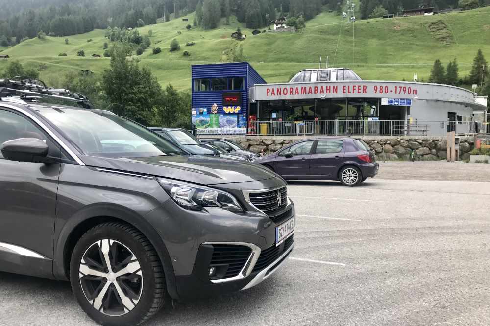 Bei der Talstation der Elferlifte können Liftbenutzer kostenlos parken