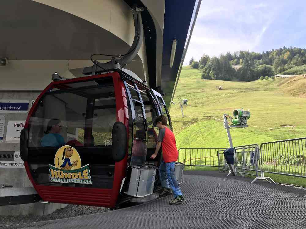  Mit den Gondeln der Hündle Bergbahn geht es komfortabel nach oben zur  Buchenegger Wasserfälle Wanderung 