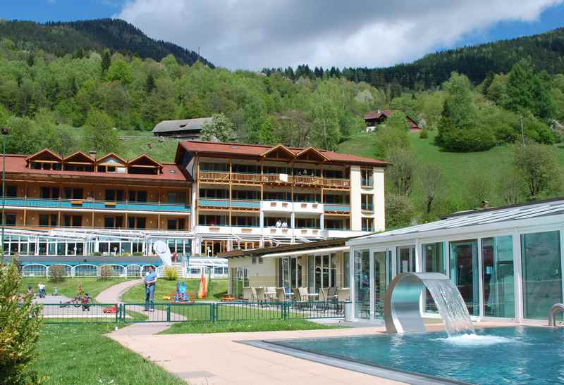 Der Brennseehof: Familienhotel Kärnten mit Schwimmbad, in den Nockbergen