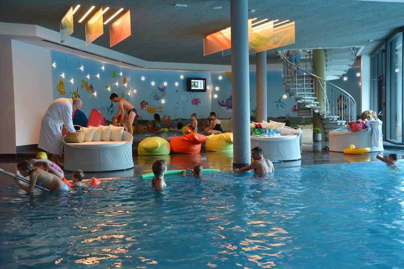 Besonders empfehlenswerte Familienhotels in Italien mit Schwimmbad und Rutsche für Kinder im Familienurlaub