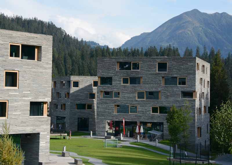 Rocksresort Laax - coole Optik für das Familienhotel in der Schweiz