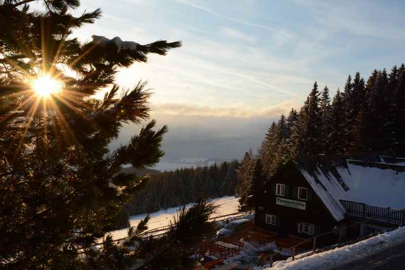 Sonnenaufgang im Winter auf der Tonnerhütte