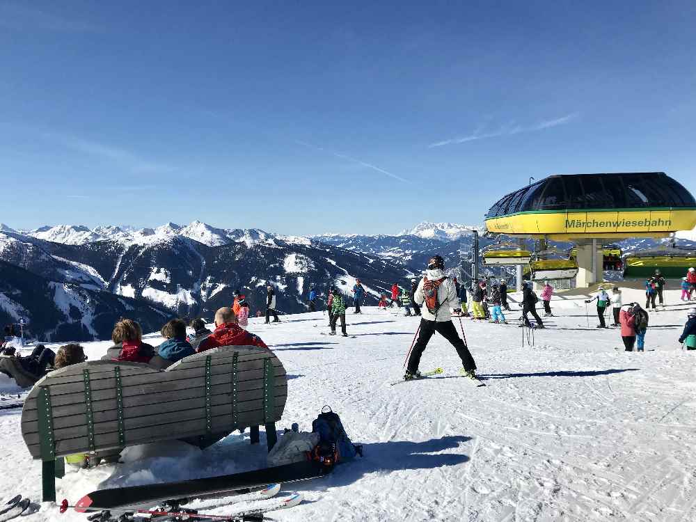 Von oben hast du im Skigebiet Planai einen fantatischen Ausblick auf die Berge rund um Schladming