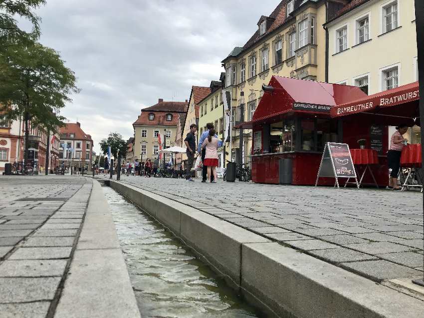 Familienurlaub Bayreuth oder ein Tag in Bayreuth mit Kindern? Auf jeden Fall einmal durch die Fußgängerzone schlendern.