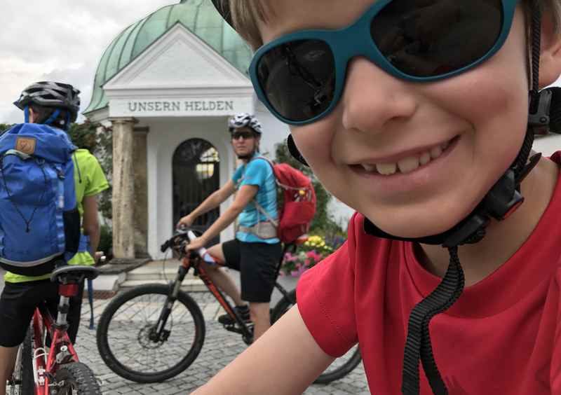 Wir waren mit dem Fahrrad unterwegs im Familienurlaub in Murnau mit Kindern