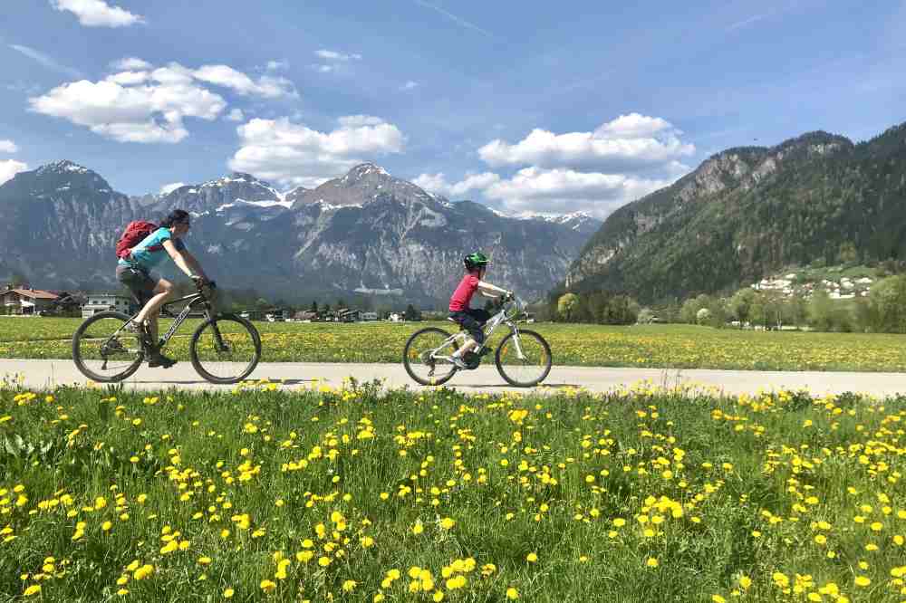 Auf dem Zillertalradweg - gemütlich radfahren mit Kindern im Zillertal