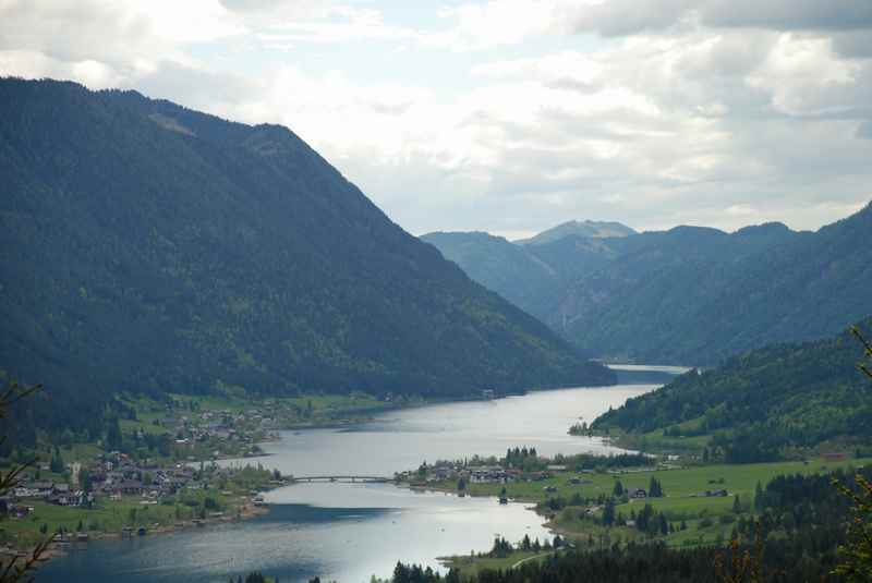 Familienwanderung Weissensee - der Blick auf den See in Kärnten