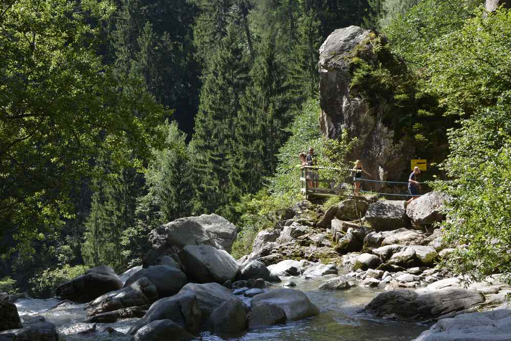 Eine angenehme Familienwanderung am Wasser in Kärnten