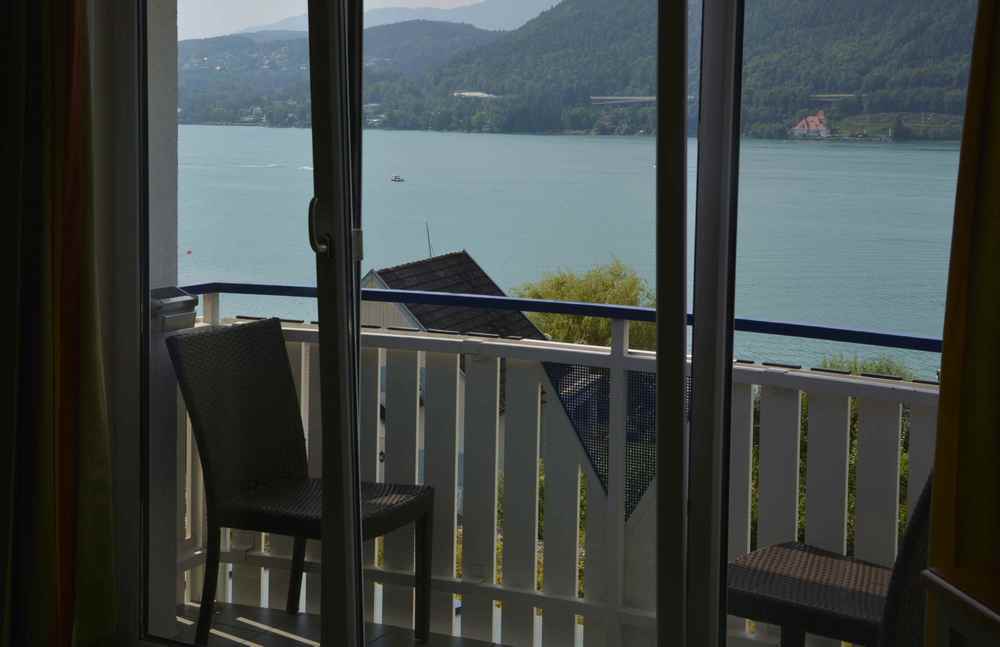 Familienzimmer mit Blick auf den Wörthersee