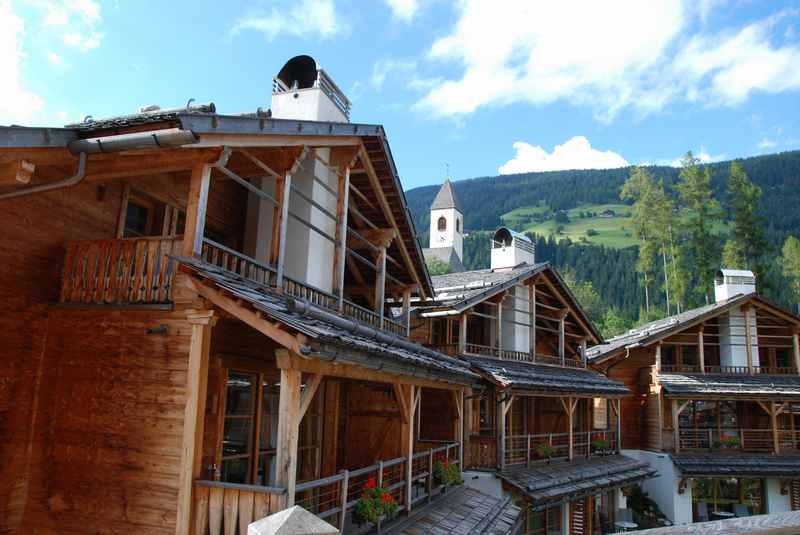 Familienhotel Pustertal mit viel Holz - macht den Familienurlaub in Südtirol heimelig