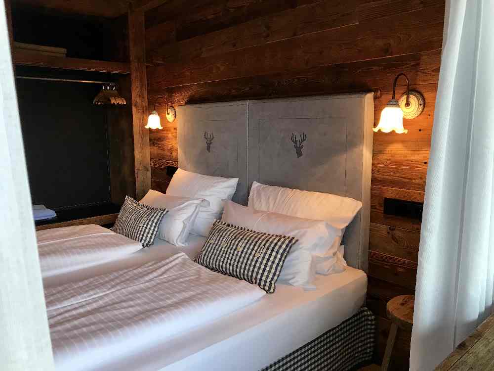 Das sind die Schlafzimmer im Alpin Chalet - majestätisch oder?