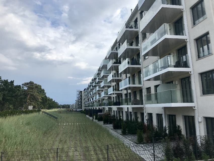 So schauen sie nach der Renovierung aus: Moderne und teure Ferienwohnungen am Sandstrand