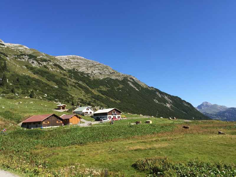 Die Formarinalpe auf der Mountainbiketour zum Formarinsee