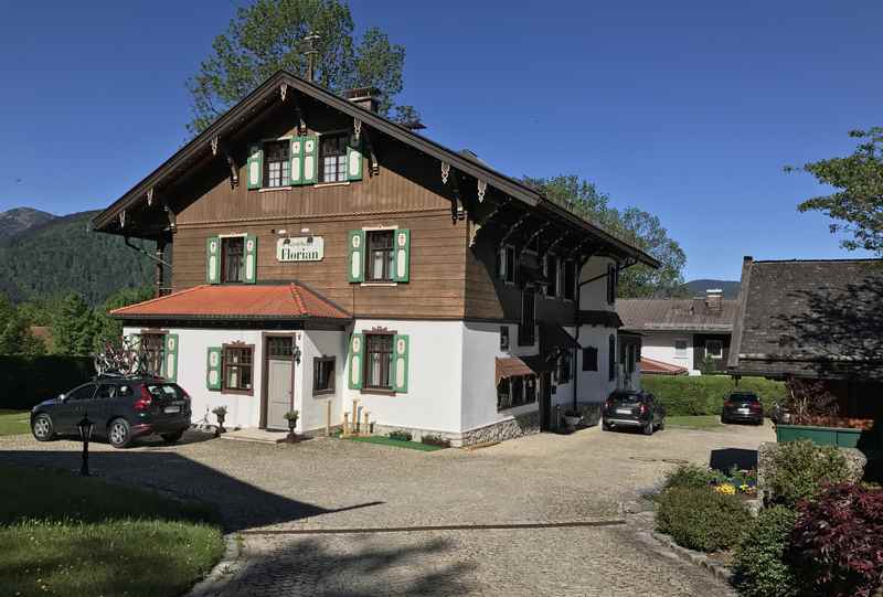  Das Gästehaus Florian, unten links befindet sich die Ferienwohnung Tegernsee 