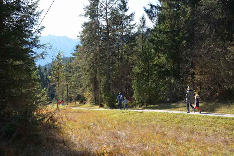 Dank der schönen Wanderziele lohnt sich die Familienwanderung auch zum Wandern mit größeren Kindern 