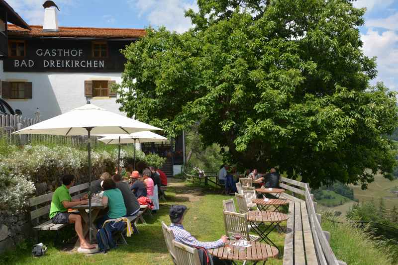 Der Gasthof zum Einkehren in Dreikirchen, mit einem tollen Ausblick 