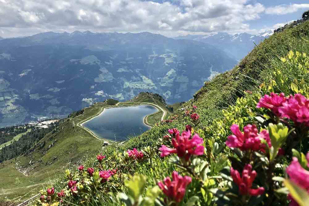 Und das ist der Ausblick am Gipfel auf den Speichersee und das Zillertal